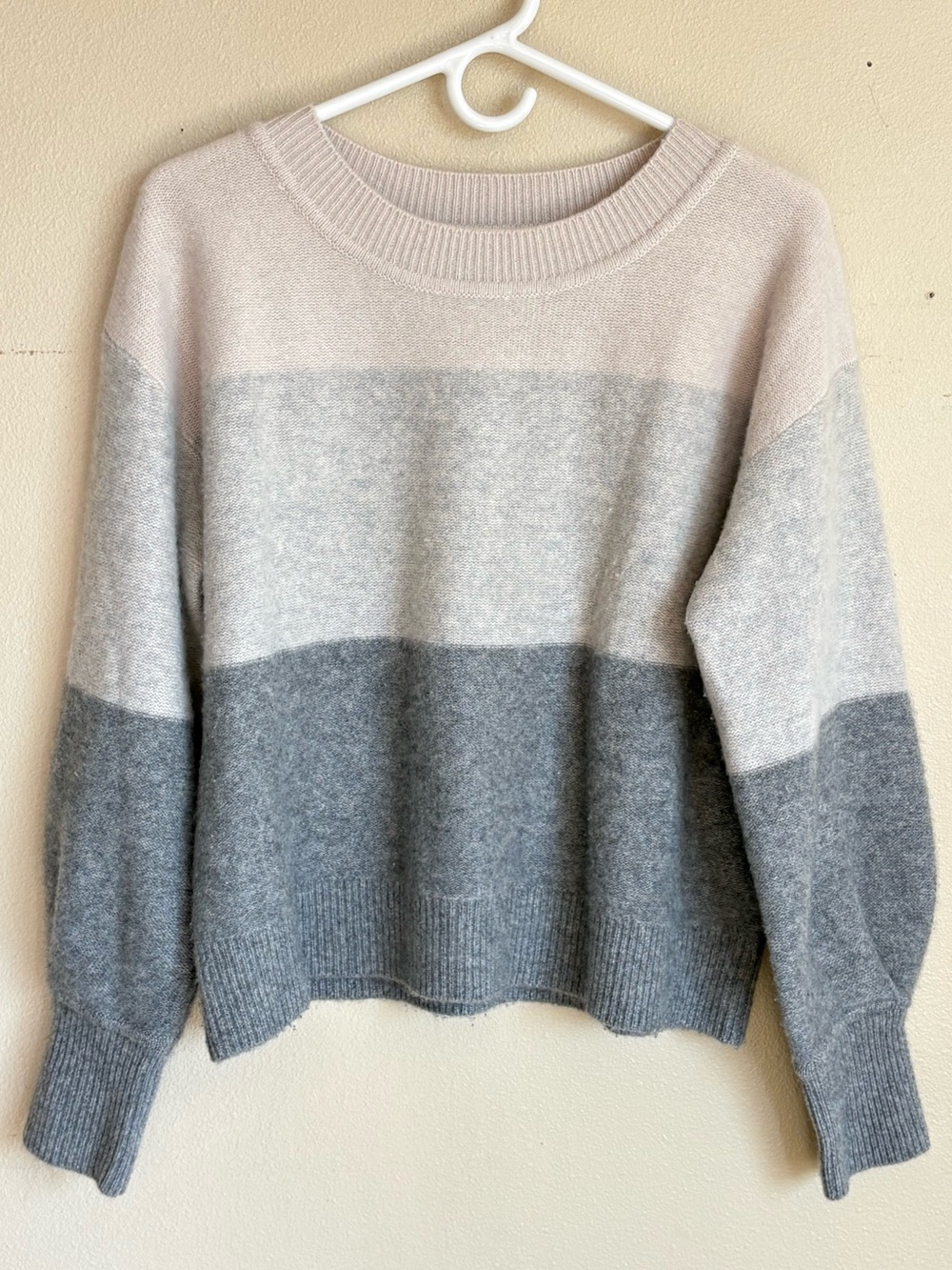 Tahari 100% 2-Ply Cashmere Colorblock Knit Pullover‎ Sweater Gray Neutral